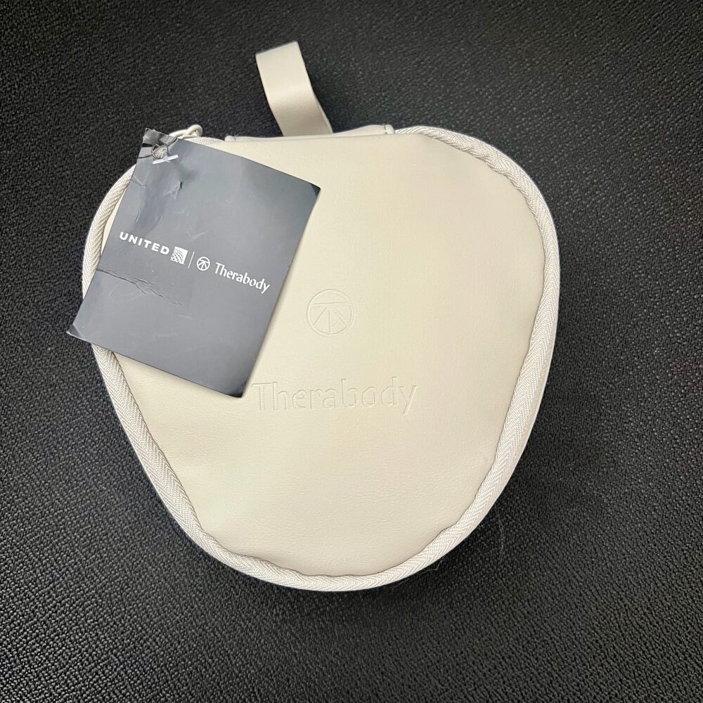 NWT - United Airlines Polaris Business Class Therabody Amenity Kit